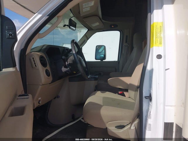 46020660 :رقم المزاد ، 1FDXE4FS8HDC31499 vin ، 2017 Ford E-450 Cutaway مزاد بيع