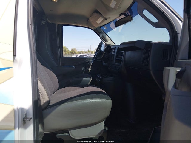 Chevrolet Express 2500 Work Van 2019 1GCWGAFG5K1255188 Image 5