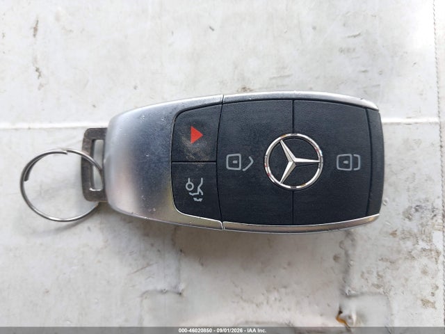WDD3G4FB2KW001827 Mercedes-Benz A 220 4matic