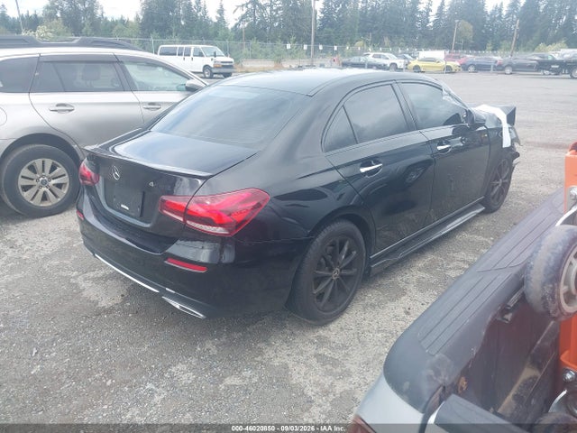 WDD3G4FB2KW001827 Mercedes-Benz A 220 4matic