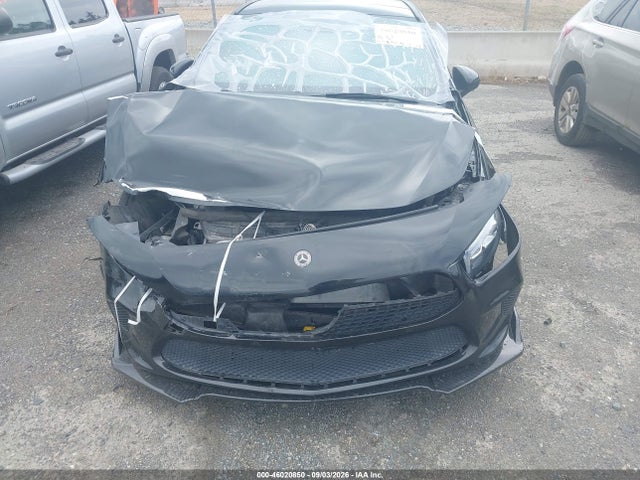 WDD3G4FB2KW001827 Mercedes-Benz A 220 4matic