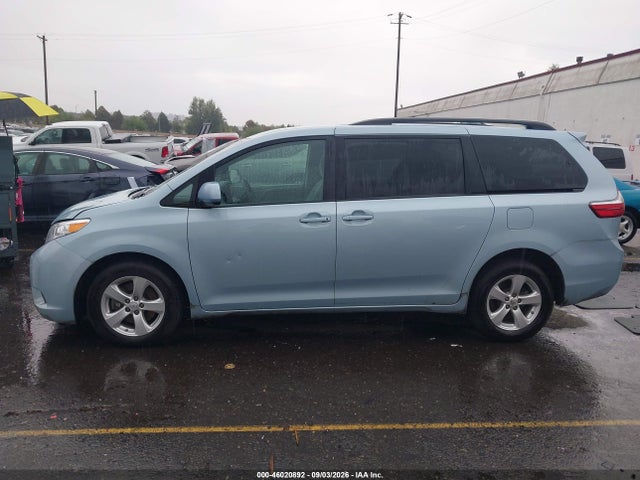 Продажа на аукционе авто 2015 Toyota Sienna Le 8 Passenger, vin: 5TDKK3DC5FS593532, номер лота: 46020892