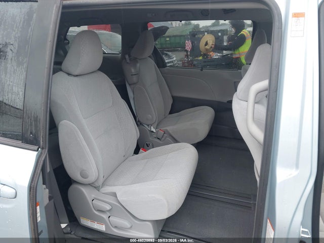 Продажа на аукционе авто 2015 Toyota Sienna Le 8 Passenger, vin: 5TDKK3DC5FS593532, номер лота: 46020892