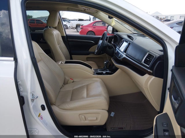 Продажа на аукционе авто 2016 Toyota Highlander Limited Platinum V6, vin: 5TDYKRFH0GS134612, номер лота: 46020990