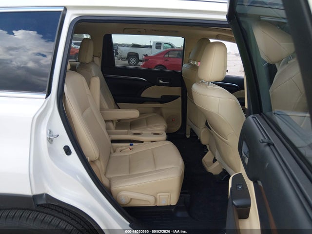 Продажа на аукционе авто 2016 Toyota Highlander Limited Platinum V6, vin: 5TDYKRFH0GS134612, номер лота: 46020990