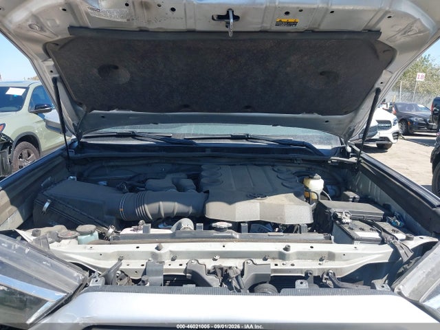 Toyota 4RUNNER SR5 2023 JTEEU5JR3P5303268 Image 10