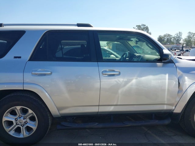 Toyota 4RUNNER SR5 2023 JTEEU5JR3P5303268 Image 13