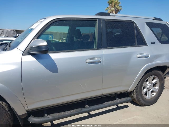 Toyota 4RUNNER SR5 2023 JTEEU5JR3P5303268 Image 14