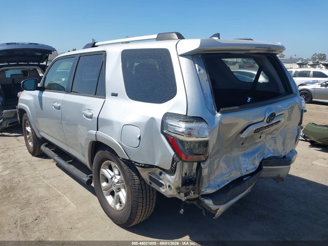 Toyota 4RUNNER SR5 2023 JTEEU5JR3P5303268 Image 3