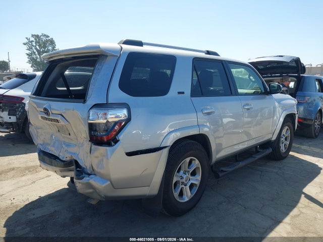 Toyota 4RUNNER SR5 2023 JTEEU5JR3P5303268 Image 4