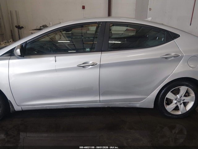Продаж на аукціоні авто 2013 Hyundai Elantra Gls, vin: KMHDH4AE3DU955879, номер лоту: 46021189