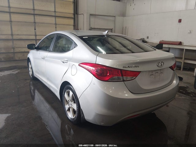 Продаж на аукціоні авто 2013 Hyundai Elantra Gls, vin: KMHDH4AE3DU955879, номер лоту: 46021189