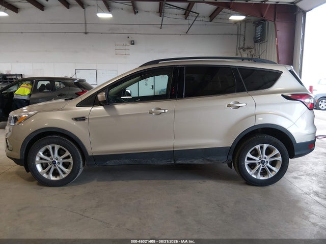 Продаж на аукціоні авто 2018 Ford Escape Se, vin: 1FMCU9GD1JUD08895, номер лоту: 46021408