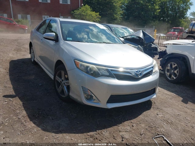 46021474 :رقم المزاد ، 4T1BF1FK7EU812350 vin ، 2014 Toyota Camry Se مزاد بيع