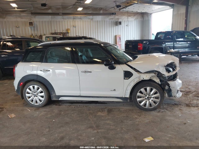 2017 Mini Countryman Cooper მანქანა იყიდება აუქციონზე, vin: WMZYV5C38H3E02420, აუქციონის ნომერი: 46021564