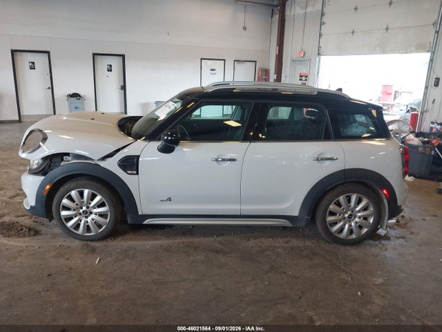 2017 Mini Countryman Cooper მანქანა იყიდება აუქციონზე, vin: WMZYV5C38H3E02420, აუქციონის ნომერი: 46021564