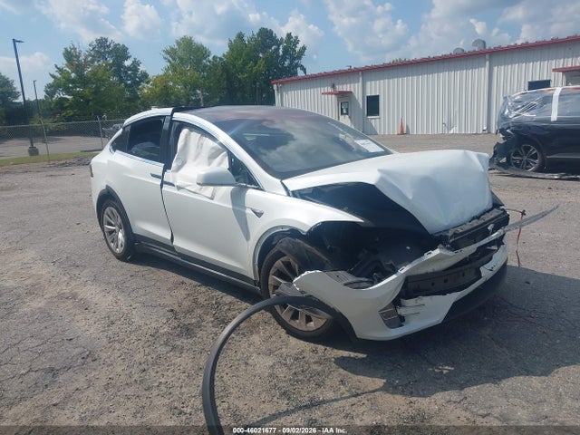 2018 5YJXCBE29JF114027 main image