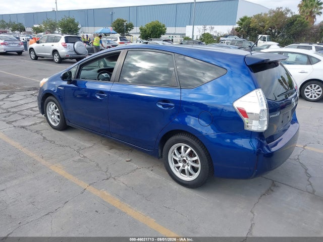 Toyota Prius V Three 2014 JTDZN3EU5E3322841 Image 3