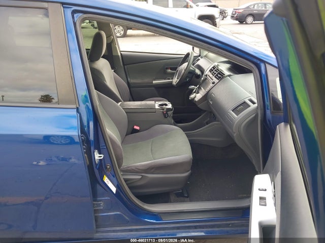 Toyota Prius V Three 2014 JTDZN3EU5E3322841 Image 5