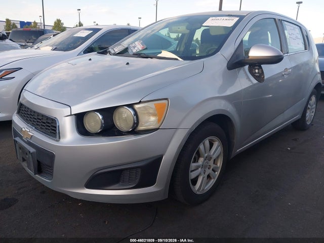 Chevrolet Sonic Lt Auto 2015 1G1JC6SG6F4207401 Image 2
