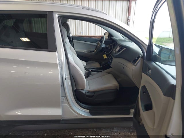 Продаж на аукціоні авто 2016 Hyundai Tucson Se, vin: KM8J33A41GU177038, номер лоту: 46021810