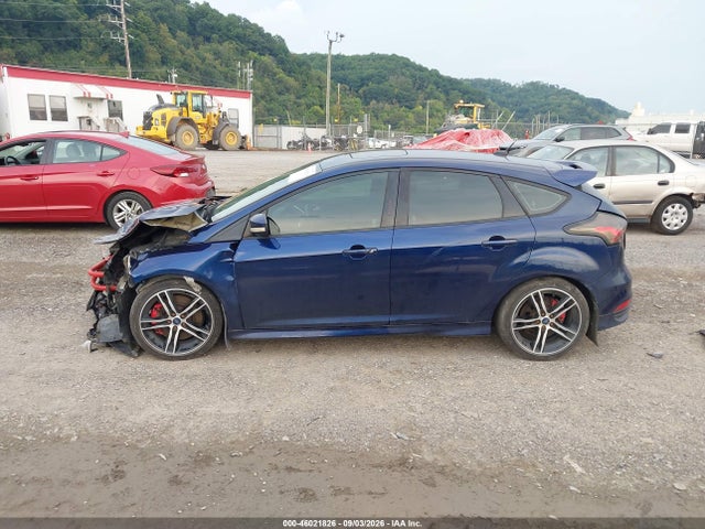 46021826 :رقم المزاد ، 1FADP3L94HL253184 vin ، 2017 Ford Focus St مزاد بيع