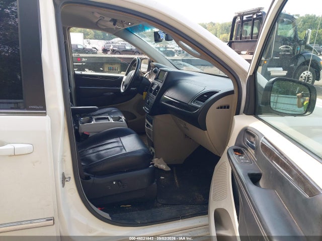 2013 Chrysler Town & Country Touring-l მანქანა იყიდება აუქციონზე, vin: 2C4RC1CG9DR558678, აუქციონის ნომერი: 46021843