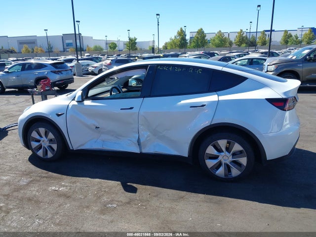Продажа на аукционе авто 2023 Tesla Model Y Awd/long Range Dual Motor All-wheel Drive, vin: 7SAYGDEE0PA062763, номер лота: 46021868