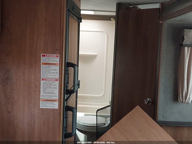 Продаж на аукціоні авто 2018 Keystone Rv Summerland 2820bh Travel Trailer, vin: 4YDT28228J3150357, номер лоту: 46021885