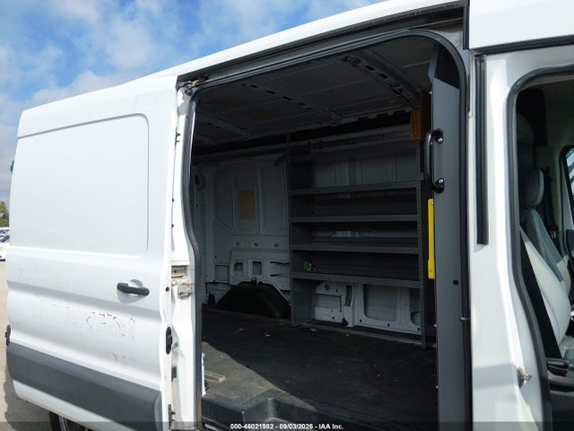 46021982 :رقم المزاد ، 1FTNR2CGXFKA24982 vin ، 2015 Ford Transit-250 مزاد بيع