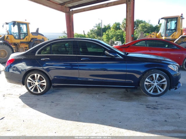 46022079 :رقم المزاد ، 55SWF4JB7FU050483 vin ، 2015 Mercedes-benz C 300 مزاد بيع