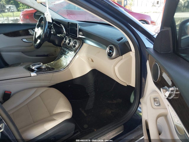 46022079 :رقم المزاد ، 55SWF4JB7FU050483 vin ، 2015 Mercedes-benz C 300 مزاد بيع