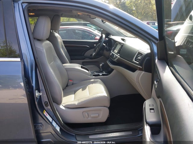 Продаж на аукціоні авто 2015 Toyota Highlander Limited Platinum V6, vin: 5TDDKRFH0FS097087, номер лоту: 46022179