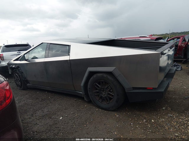 46022249 :رقم المزاد ، 7G2CEHED8SA071356 vin ، 2025 Tesla Cybertruck All-wheel Drive مزاد بيع