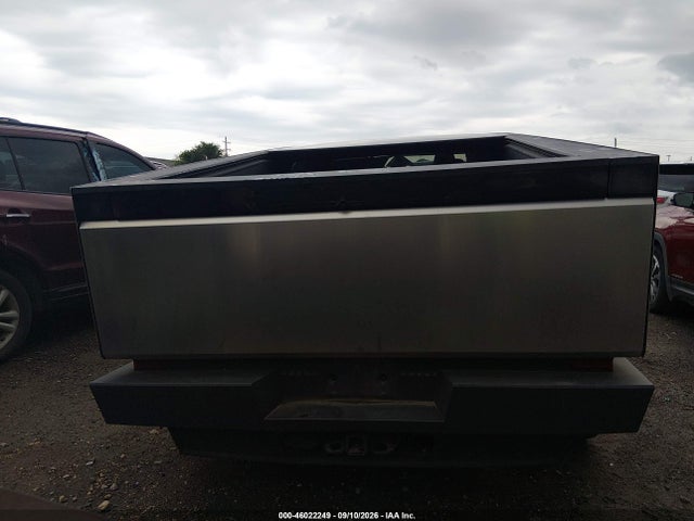 46022249 :رقم المزاد ، 7G2CEHED8SA071356 vin ، 2025 Tesla Cybertruck All-wheel Drive مزاد بيع