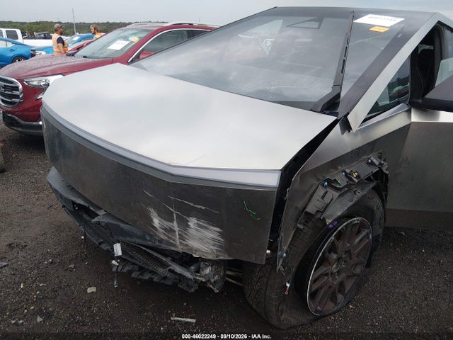 46022249 :رقم المزاد ، 7G2CEHED8SA071356 vin ، 2025 Tesla Cybertruck All-wheel Drive مزاد بيع