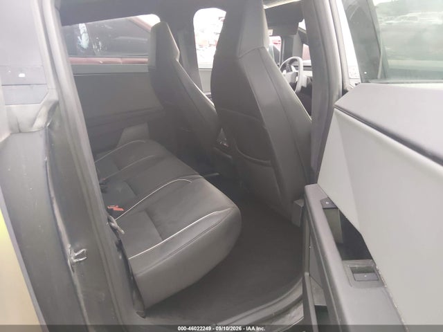 46022249 :رقم المزاد ، 7G2CEHED8SA071356 vin ، 2025 Tesla Cybertruck All-wheel Drive مزاد بيع