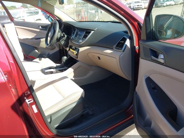 KM8J23A4XHU528341 Hyundai TUCSON SE