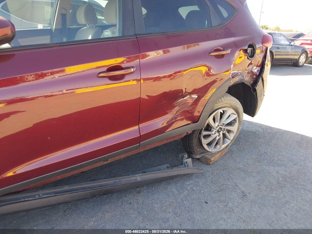 KM8J23A4XHU528341 Hyundai TUCSON SE