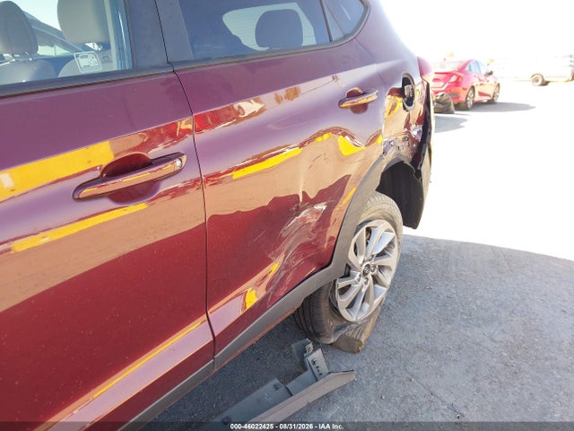 KM8J23A4XHU528341 Hyundai TUCSON SE