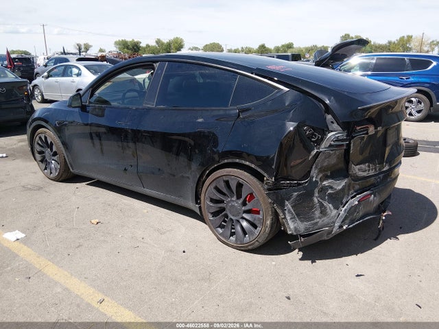 46022558 :رقم المزاد ، 7SAYGDEF3NF395869 vin ، 2022 Tesla Model Y Performance Dual Motor All-wheel Drive مزاد بيع
