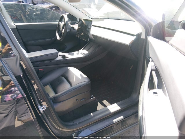 46022558 :رقم المزاد ، 7SAYGDEF3NF395869 vin ، 2022 Tesla Model Y Performance Dual Motor All-wheel Drive مزاد بيع