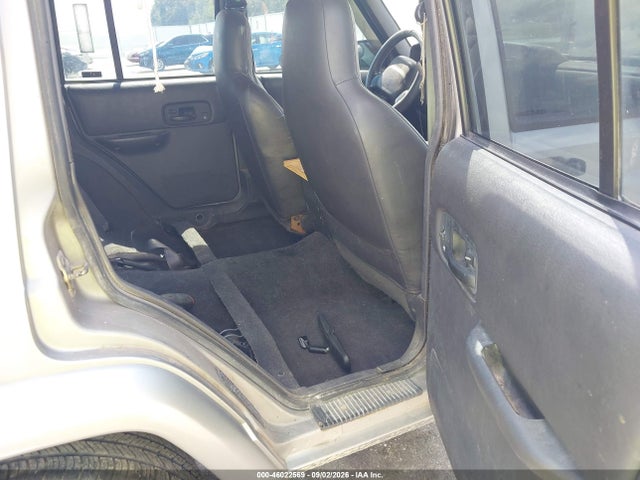 2001 Jeep Cherokee Sport მანქანა იყიდება აუქციონზე, vin: 1J4FT48S81L552435, აუქციონის ნომერი: 46022569