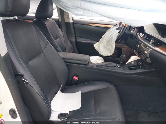 46022650 :رقم المزاد ، JTHBW1GG0E2068261 vin ، 2014 Lexus Es 300h مزاد بيع
