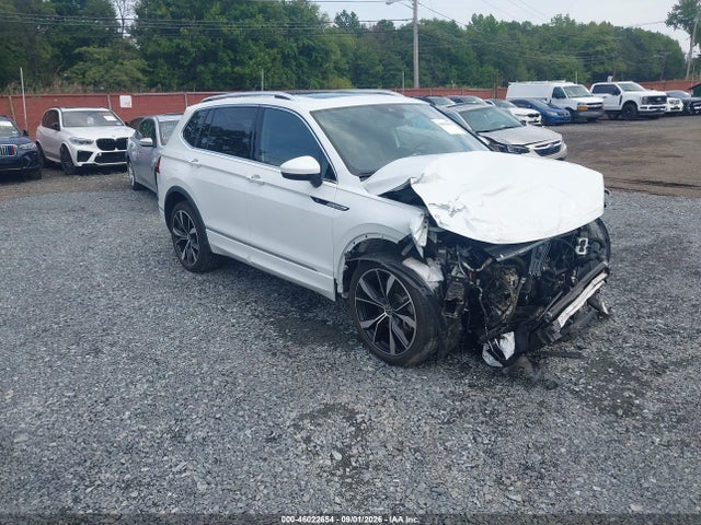 2022 Volkswagen Tiguan 2.0t Sel R-line მანქანა იყიდება აუქციონზე, vin: 3VV4B7AX4NM064371, აუქციონის ნომერი: 46022654