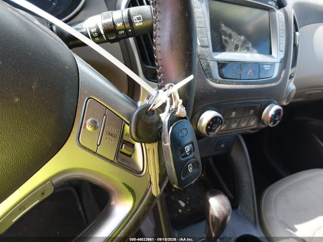 46022661 :رقم المزاد ، KM8JUCAC6BU227140 vin ، 2011 Hyundai Tucson Gls مزاد بيع