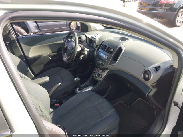 46022758 :رقم المزاد ، 1G1JC6SG7D4211521 vin ، 2013 Chevrolet Sonic Lt Auto مزاد بيع