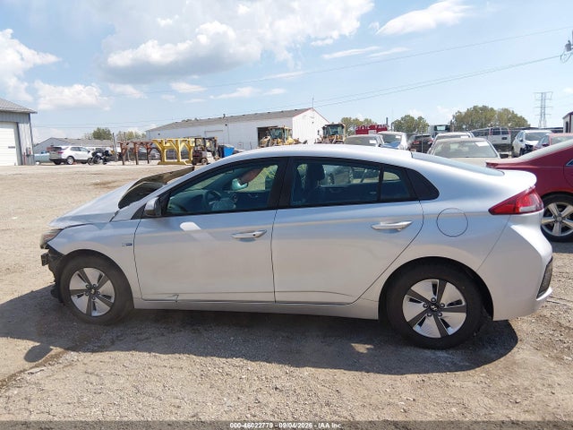 46022779 :رقم المزاد ، KMHC65LC5JU100566 vin ، 2018 Hyundai Ioniq Hybrid Blue مزاد بيع