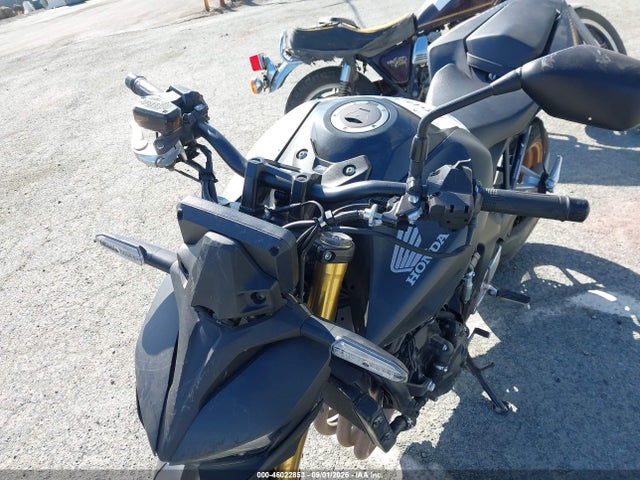 46022853 :رقم المزاد ، JH2SC8610SK000559 vin ، 2025 Honda Cb1000 Sp مزاد بيع