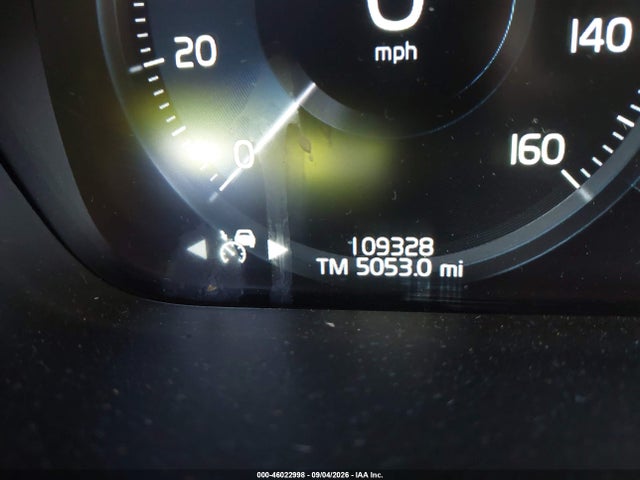 46022998 :رقم المزاد ، YV4A22PK3J1337515 vin ، 2018 Volvo Xc90 T6 Momentum مزاد بيع